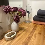 Cozy Next To Old Town Apartment *